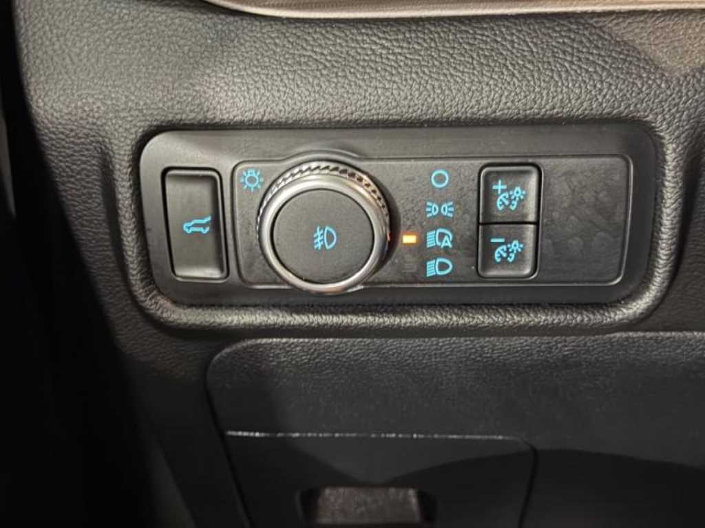 Ford Explorer — photo 14