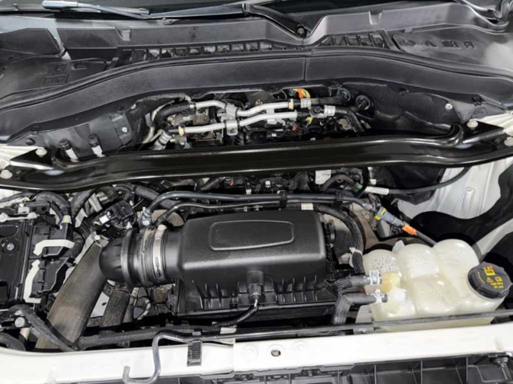 Ford Explorer — photo 19