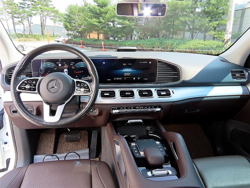 Mercedes-Benz GLE-Class — photo 07