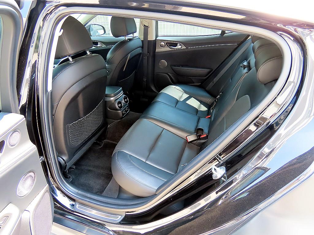 Kia Stinger — photo 06