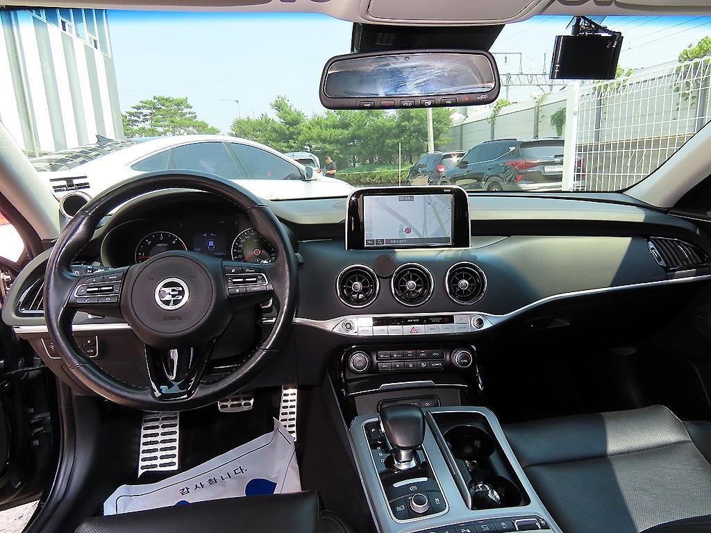 Kia Stinger — photo 07