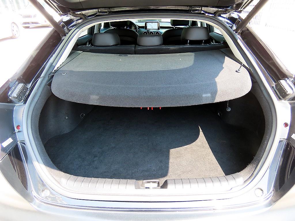 Kia Stinger — photo 17