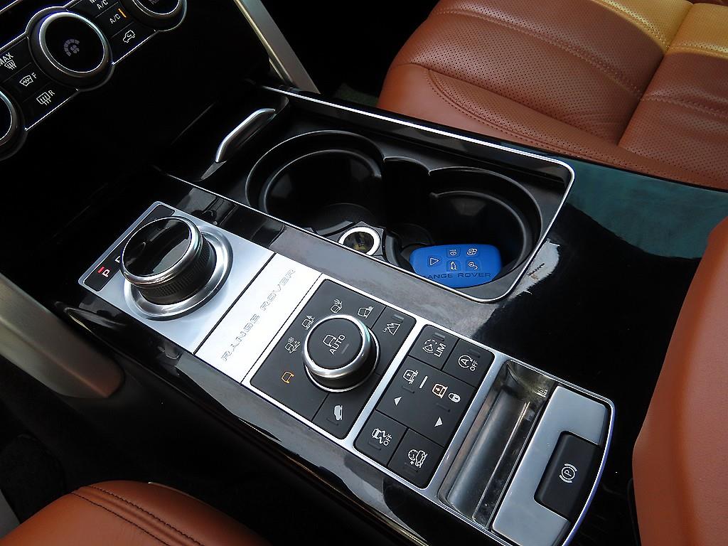 Land Rover Range Rover — photo 12