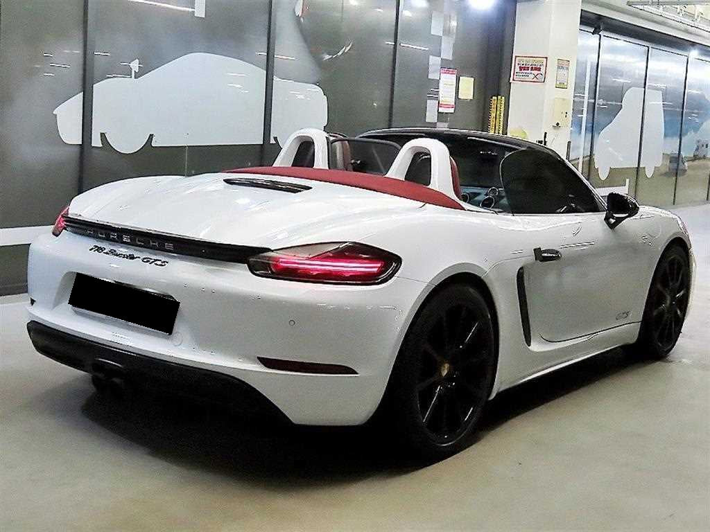 Porsche 718 — photo 10