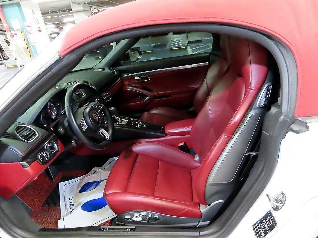Porsche 718 — photo 11