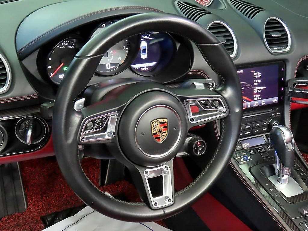 Porsche 718 — photo 12