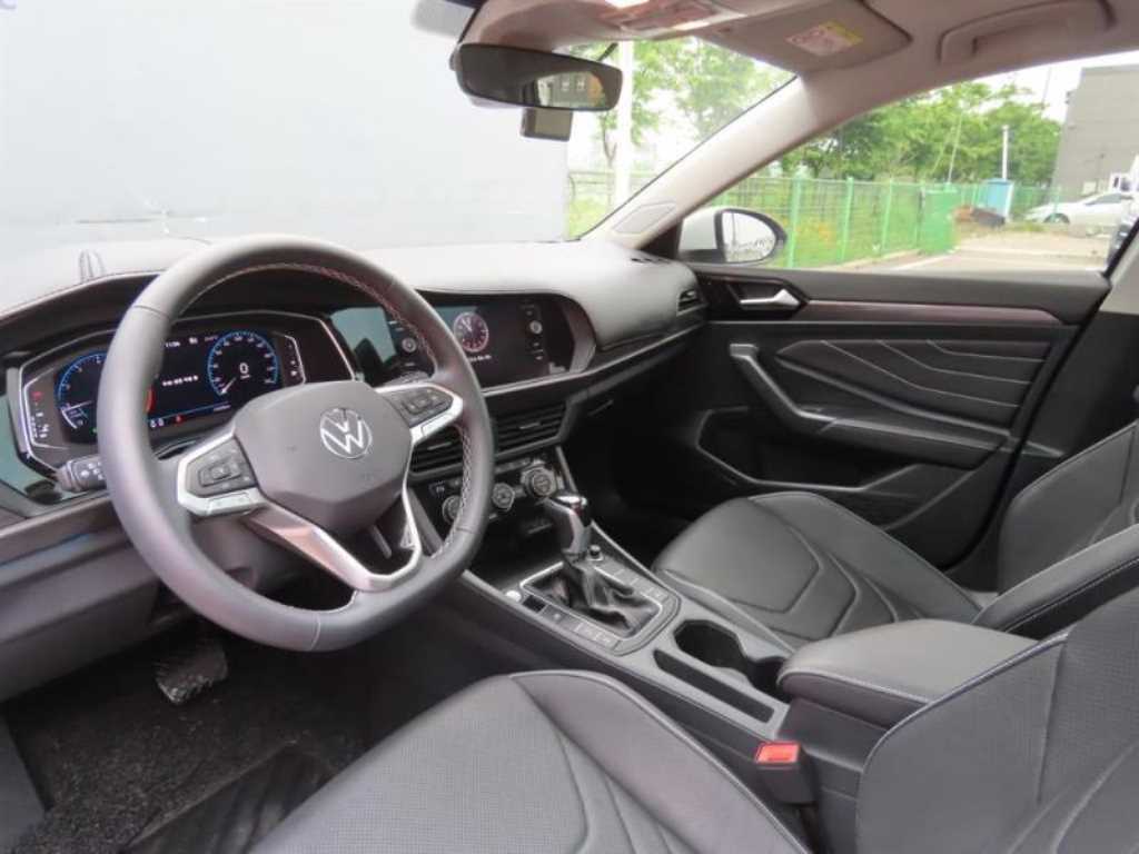 Volkswagen Jetta — photo 15