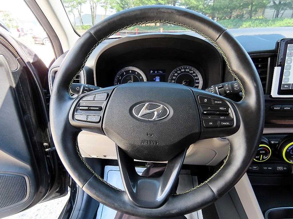 Hyundai Venue — photo 08