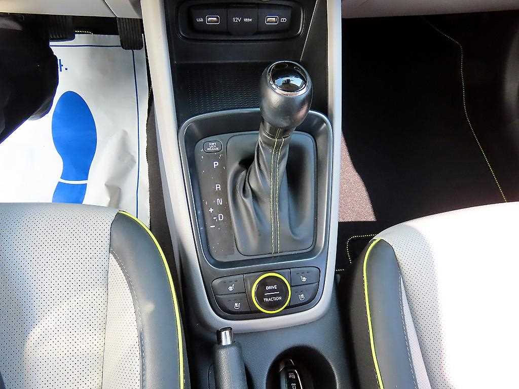 Hyundai Venue — photo 10