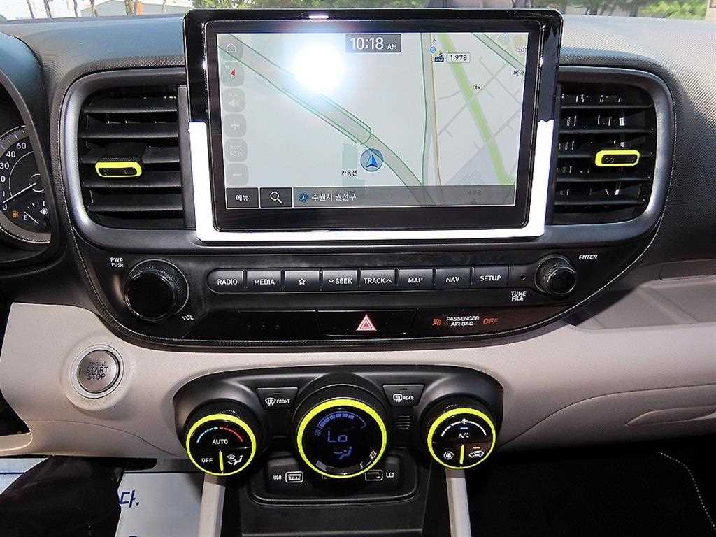 Hyundai Venue — photo 14