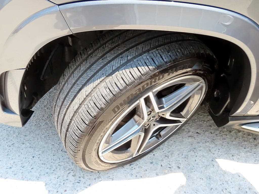 Mercedes-Benz GLS-Class — photo 20