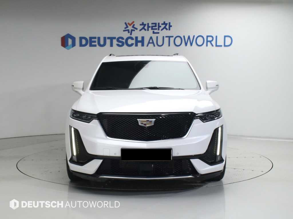 Cadillac XT6 — photo 03