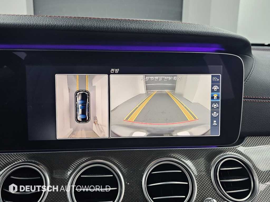 Mercedes-Benz E-Class — photo 15