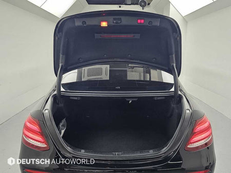 Mercedes-Benz E-Class — photo 19