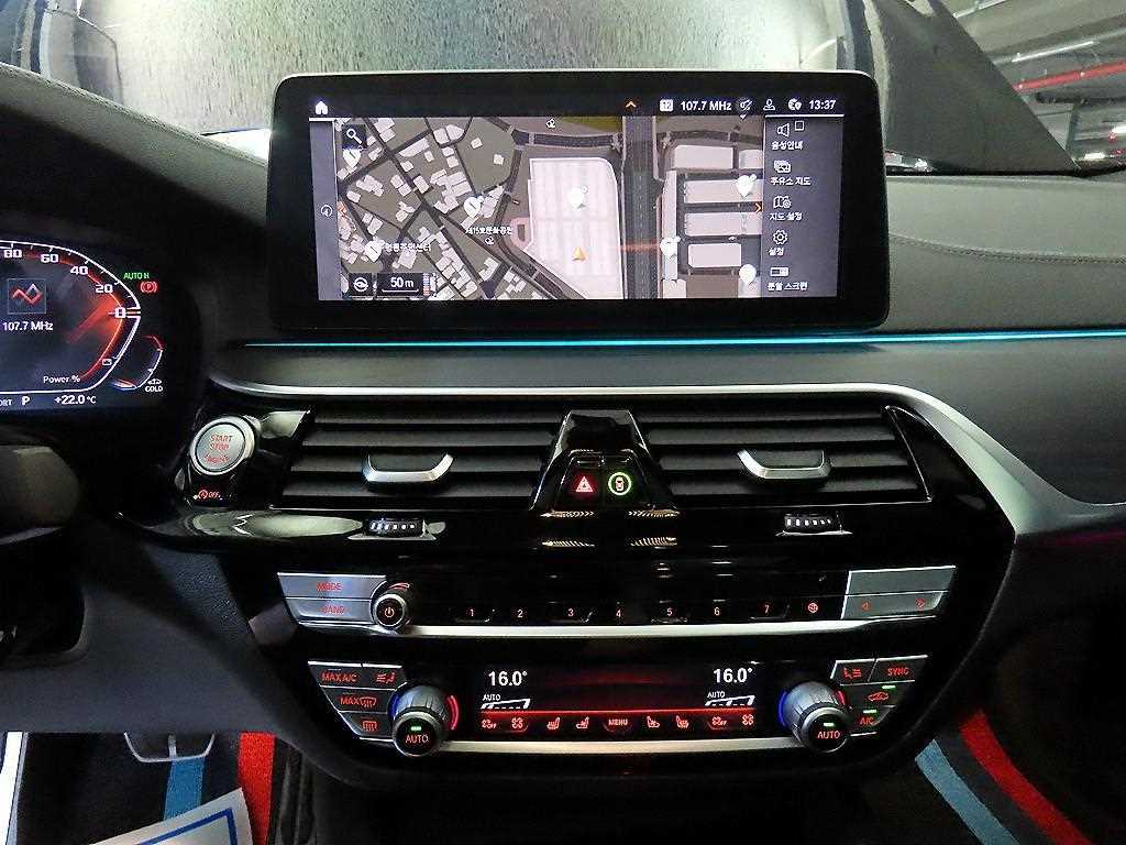 BMW Gran Turismo — photo 11