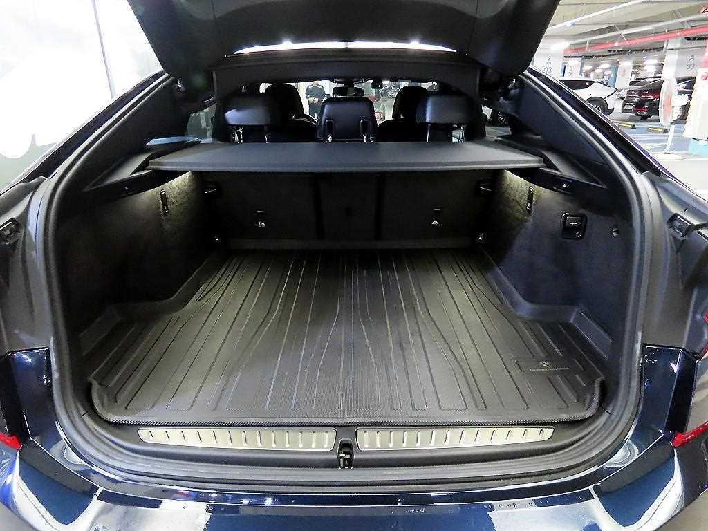 BMW Gran Turismo — photo 17