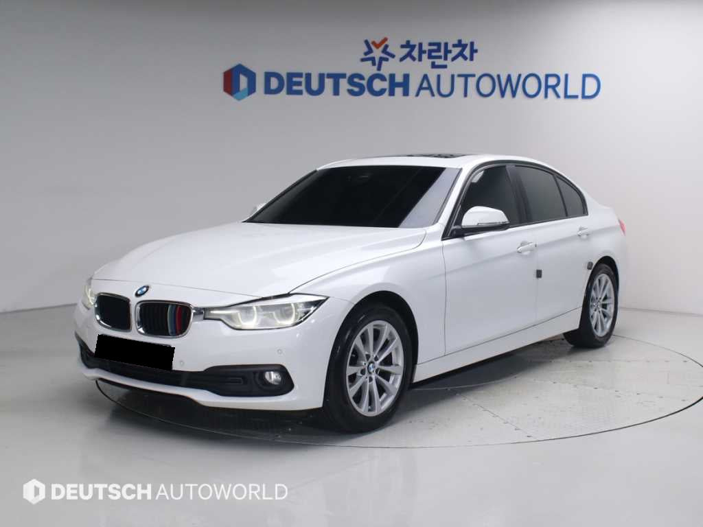 BMW 3-Series — photo 01