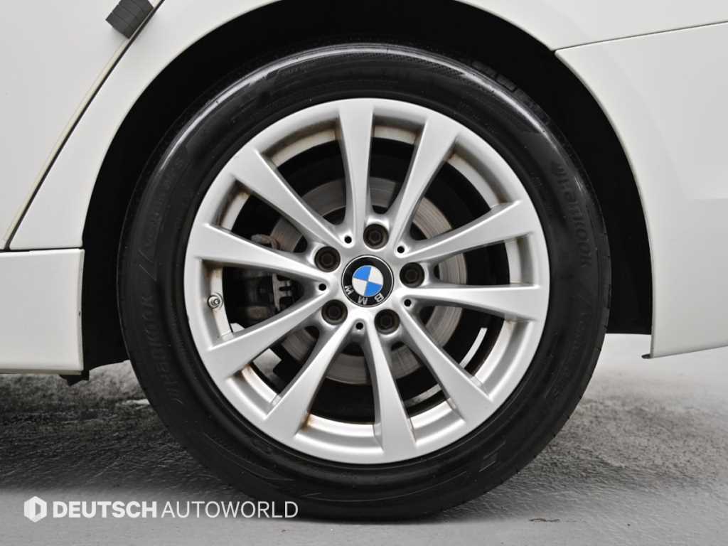 BMW 3-Series — photo 05