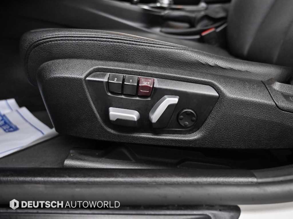 BMW 3-Series — photo 16