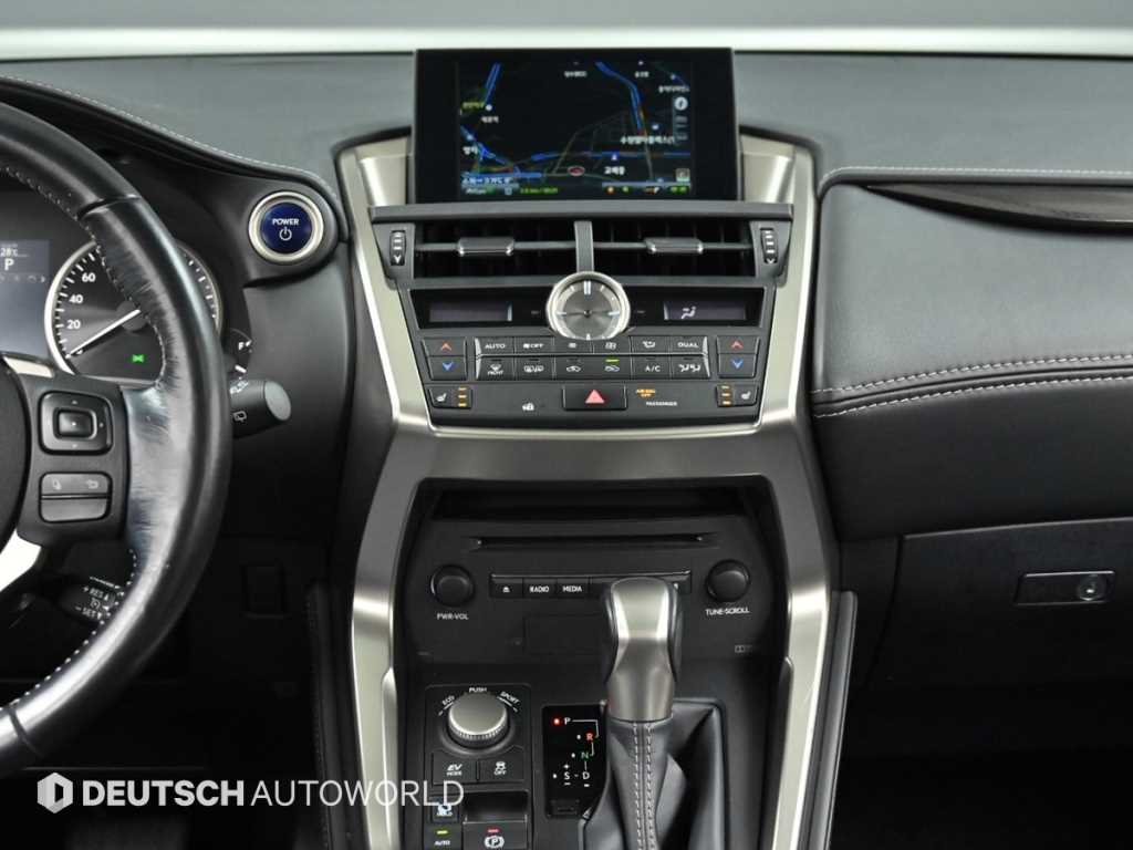 Lexus NX — photo 14