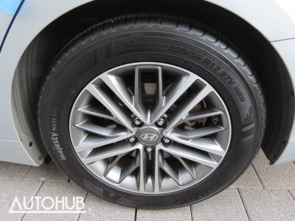 Hyundai Grandeur — photo 18