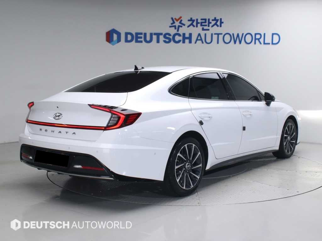 Hyundai Sonata — photo 02