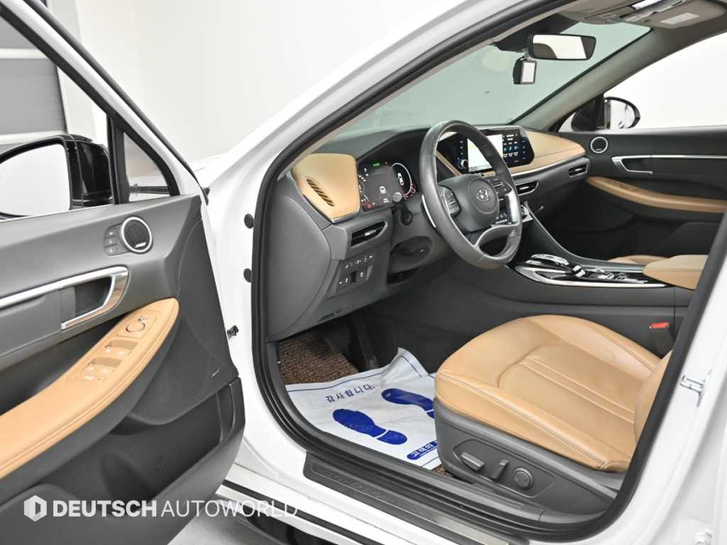 Hyundai Sonata — photo 11