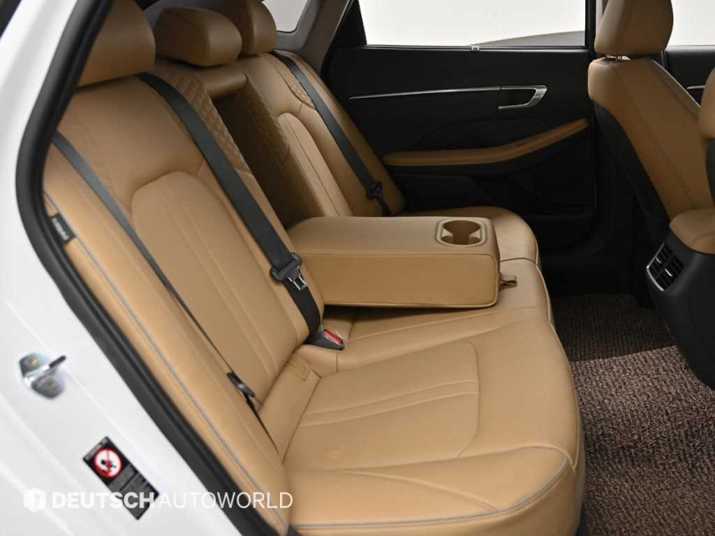 Hyundai Sonata — photo 12