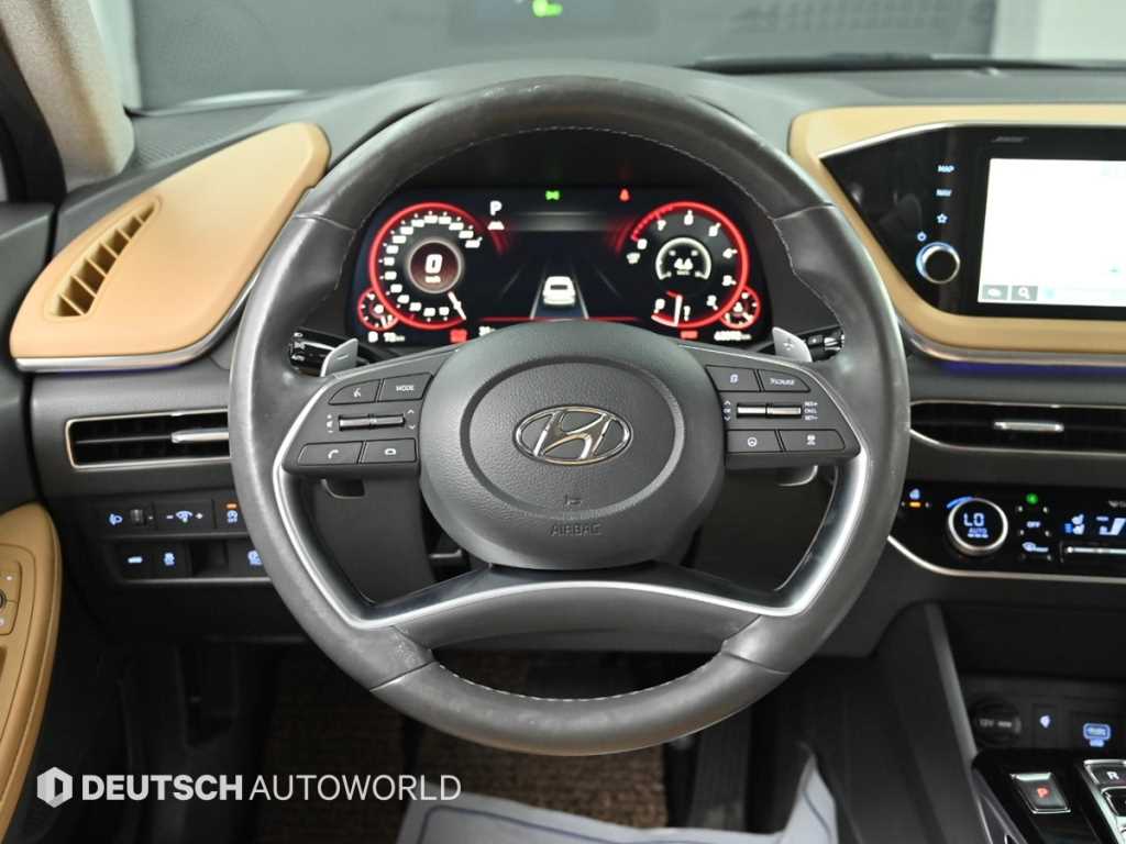 Hyundai Sonata — photo 13