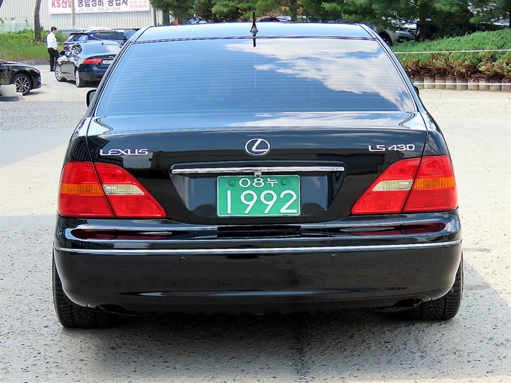 Lexus LS — photo 04