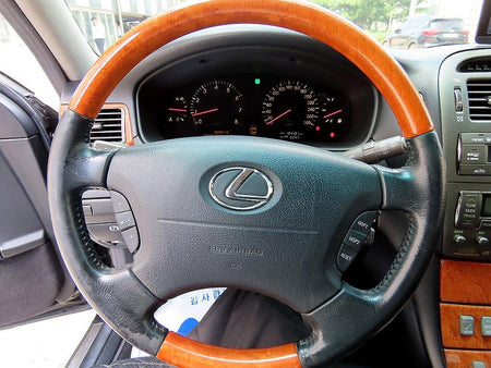 Lexus LS — photo 08
