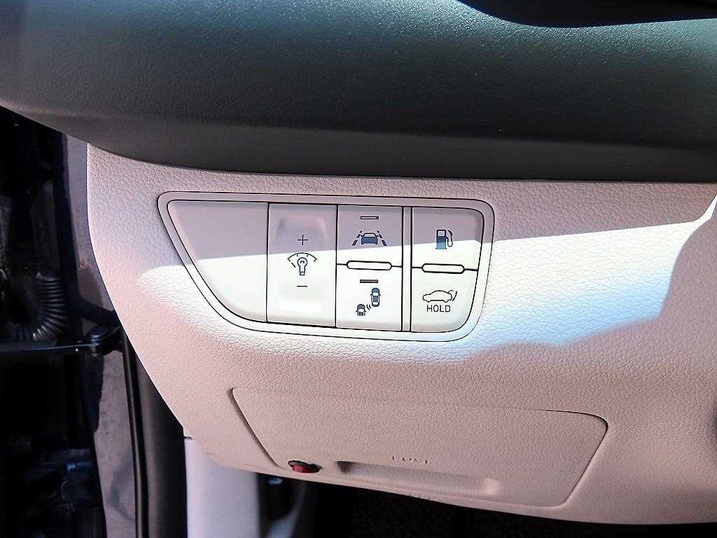Genesis G70 — photo 13