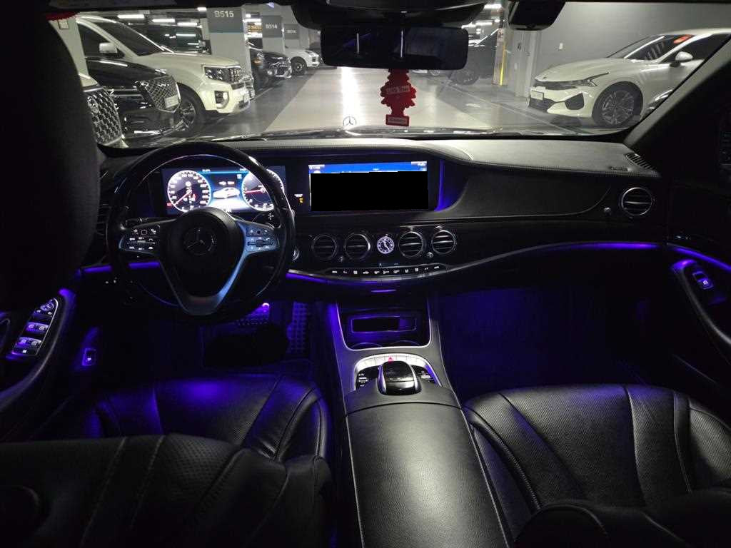 Mercedes-Benz S-Class — photo 17