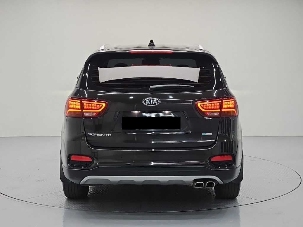 Kia Sorento — photo 03