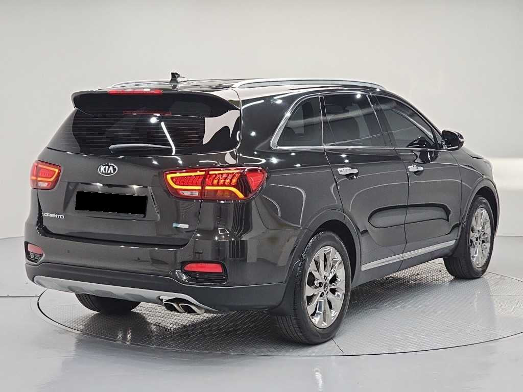 Kia Sorento — photo 04