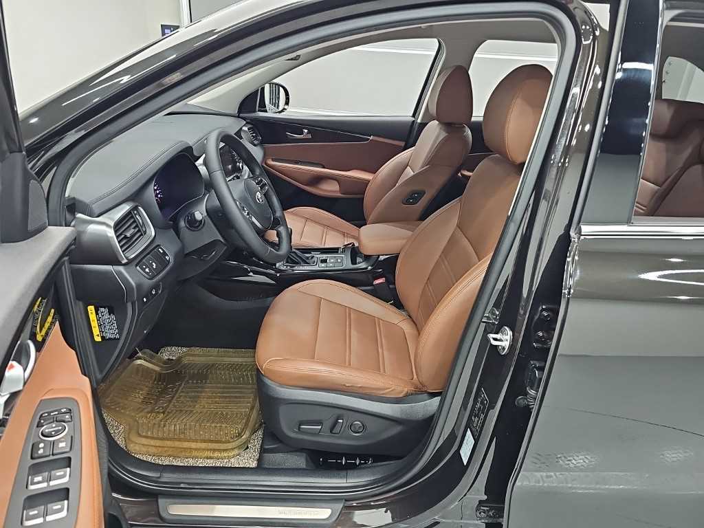 Kia Sorento — photo 11
