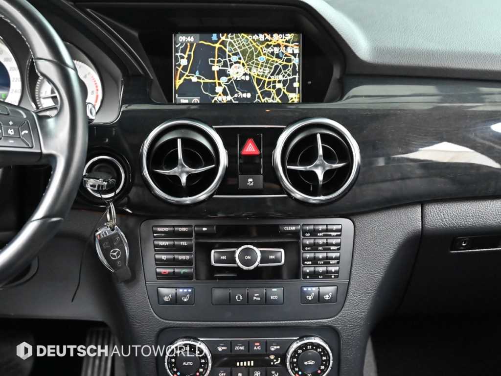 Mercedes-Benz GLK-Class — photo 14