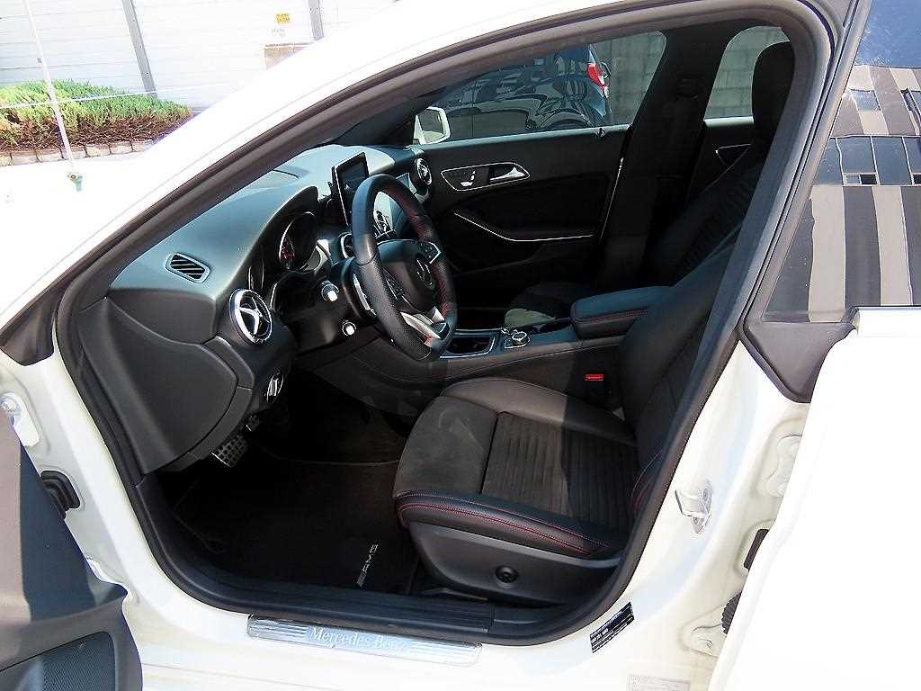 Mercedes-Benz CLA-Class — photo 05