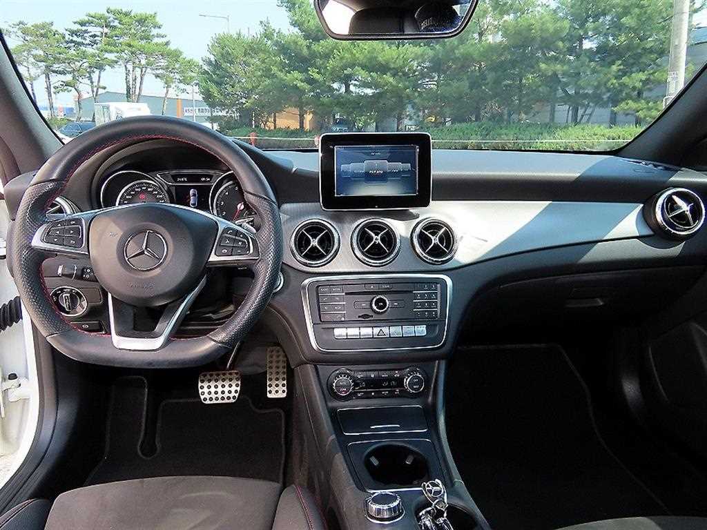 Mercedes-Benz CLA-Class — photo 07