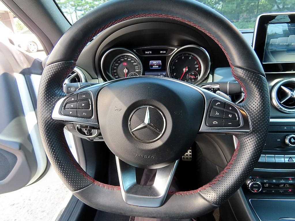 Mercedes-Benz CLA-Class — photo 08