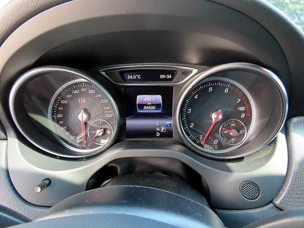 Mercedes-Benz CLA-Class — photo 09