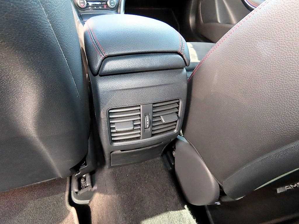 Mercedes-Benz CLA-Class — photo 17