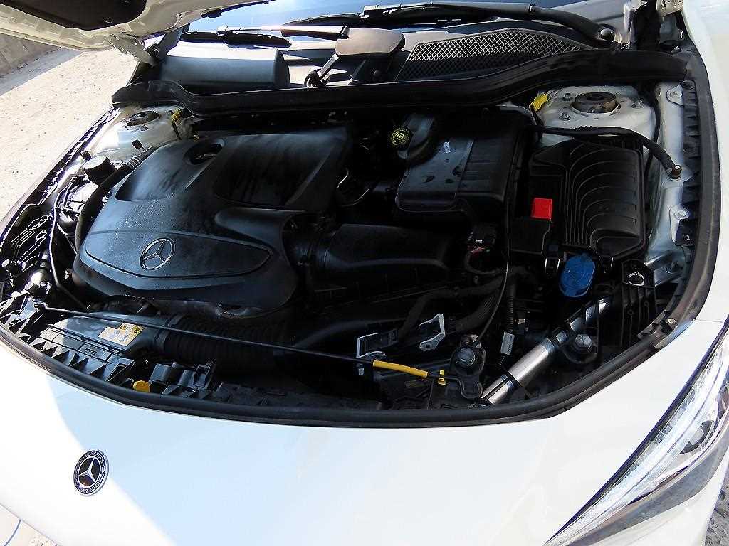 Mercedes-Benz CLA-Class — photo 19