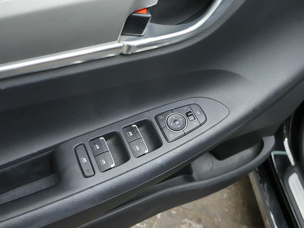 Hyundai Grandeur — photo 15