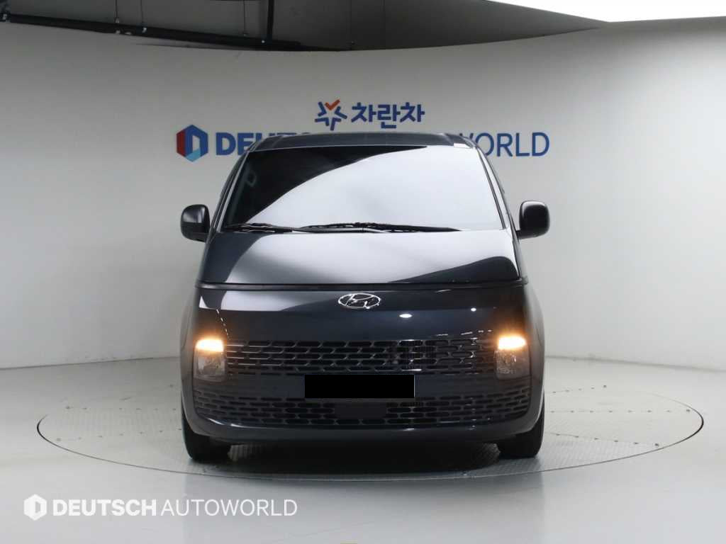 Hyundai Staria — photo 03