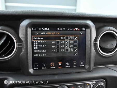 Jeep Wrangler — photo 17