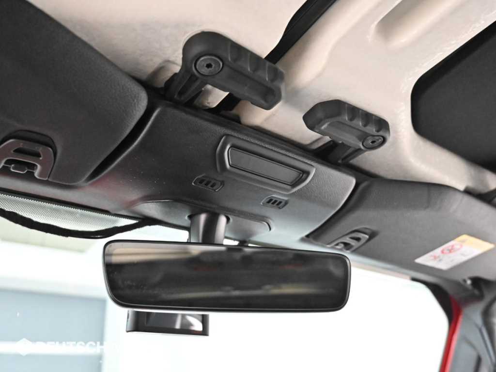 Jeep Wrangler — photo 18