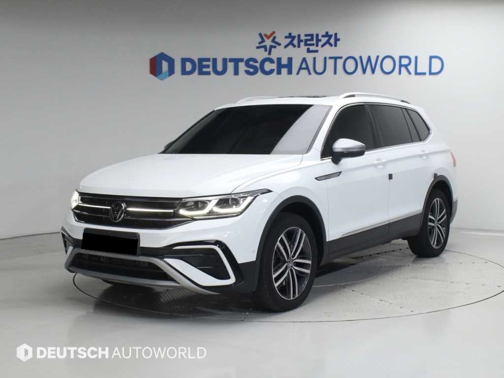 Volkswagen Tiguan — photo 01
