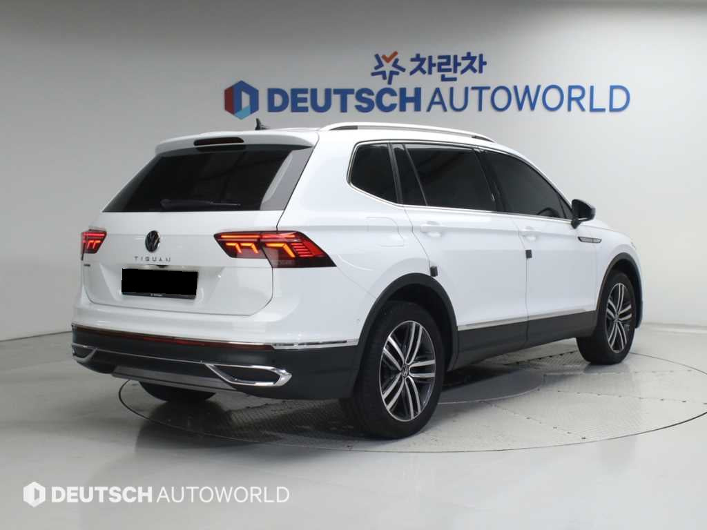 Volkswagen Tiguan — photo 02