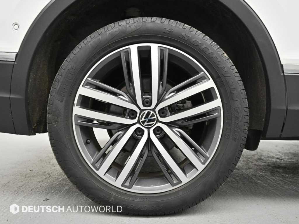 Volkswagen Tiguan — photo 05